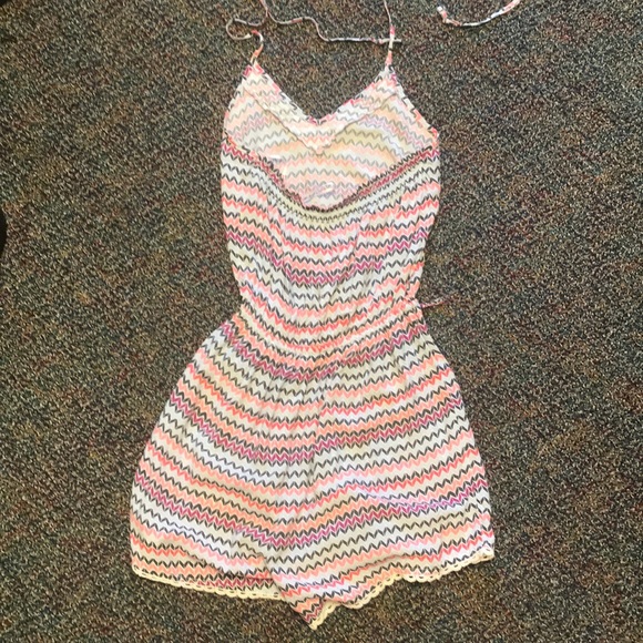 Hollister Romper - Picture 2 of 2